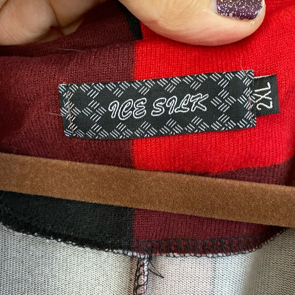 Red & black Buffalo check long sleeve, hi-low cardigan, 2XL, never worn - Picture 3 of 6